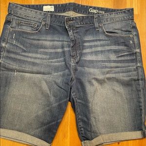Gap shorts